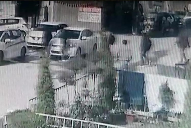 Cash looted in gunpoint at yamuna nagar of Haryana