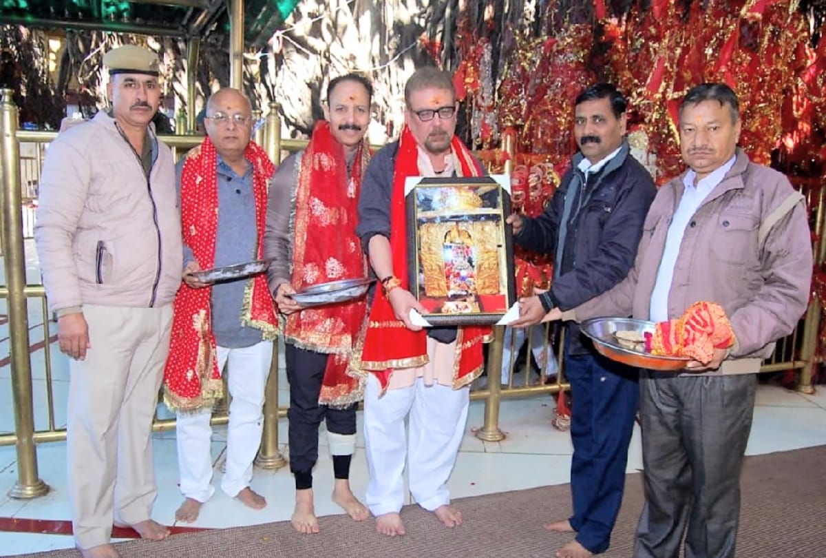 Jubin Irani, husband of Union Minister Smriti worshiped at Chintpurni temple