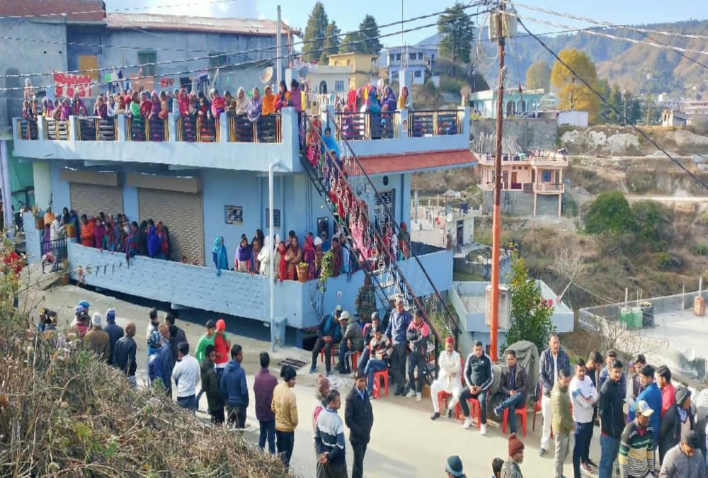 Family Of Pulwama Encounter Martyred Soldiers Rahul waited For dead Body Whole day