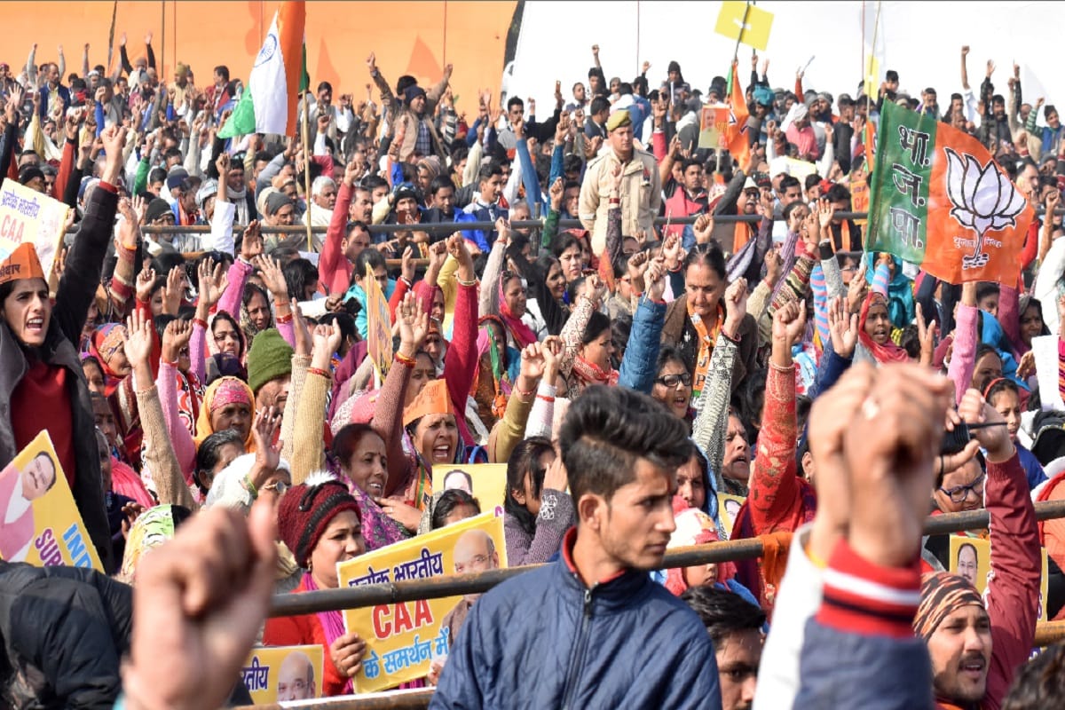 Pickpockets have robbed the purse of many leaders from Rajnath rally in Meerut