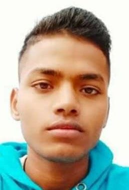 aaeeenes kesaree mein tainaat javaan port bleyar mein shaheed