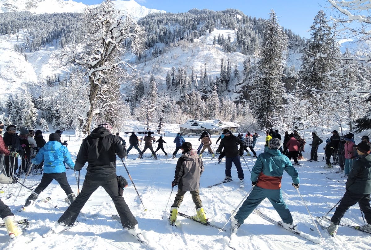Skiers Sweating for medals in minus degree temperature at manali
