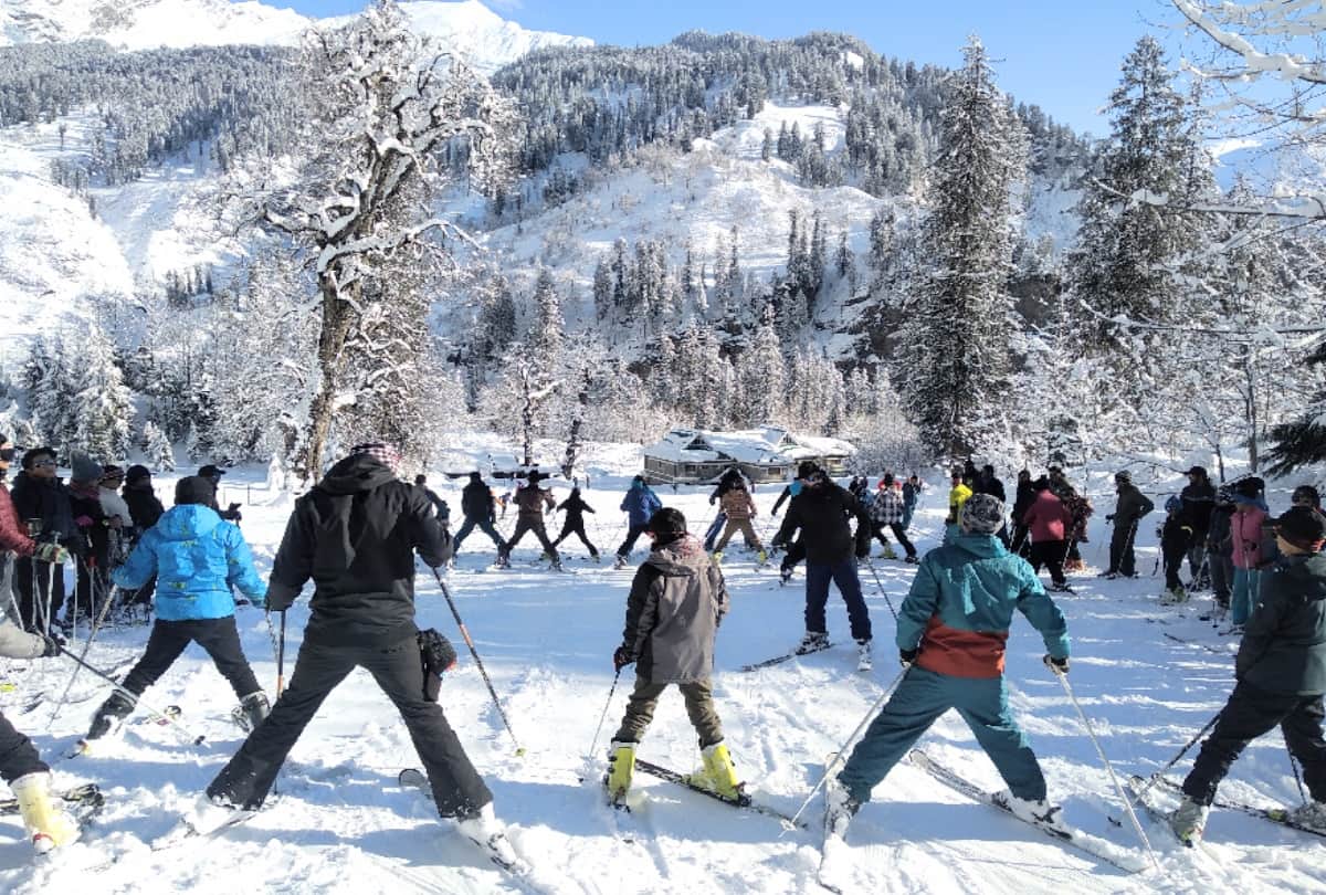 198 roads blocked due to snowfall in himacal, weather report for six days himachal