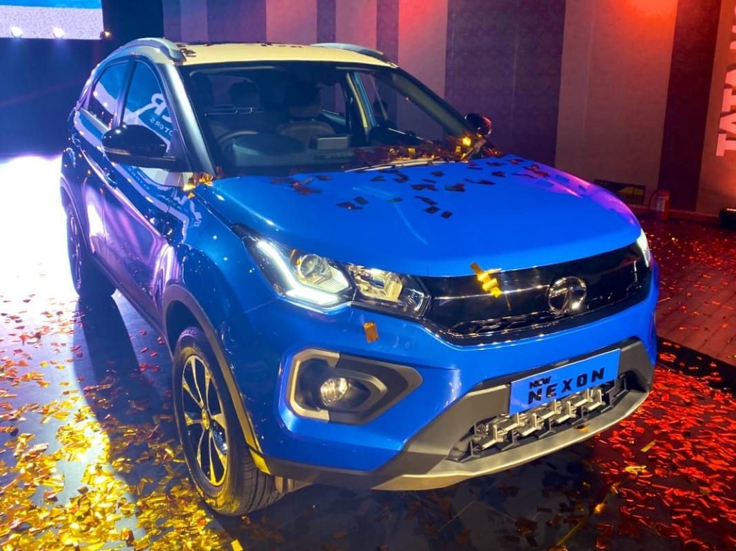Tata motor launch new nexon varient xm s tata nexon xm s variant launched offers electric sunroof auto headlights tata motors tata nexon new model tata nexon new variant