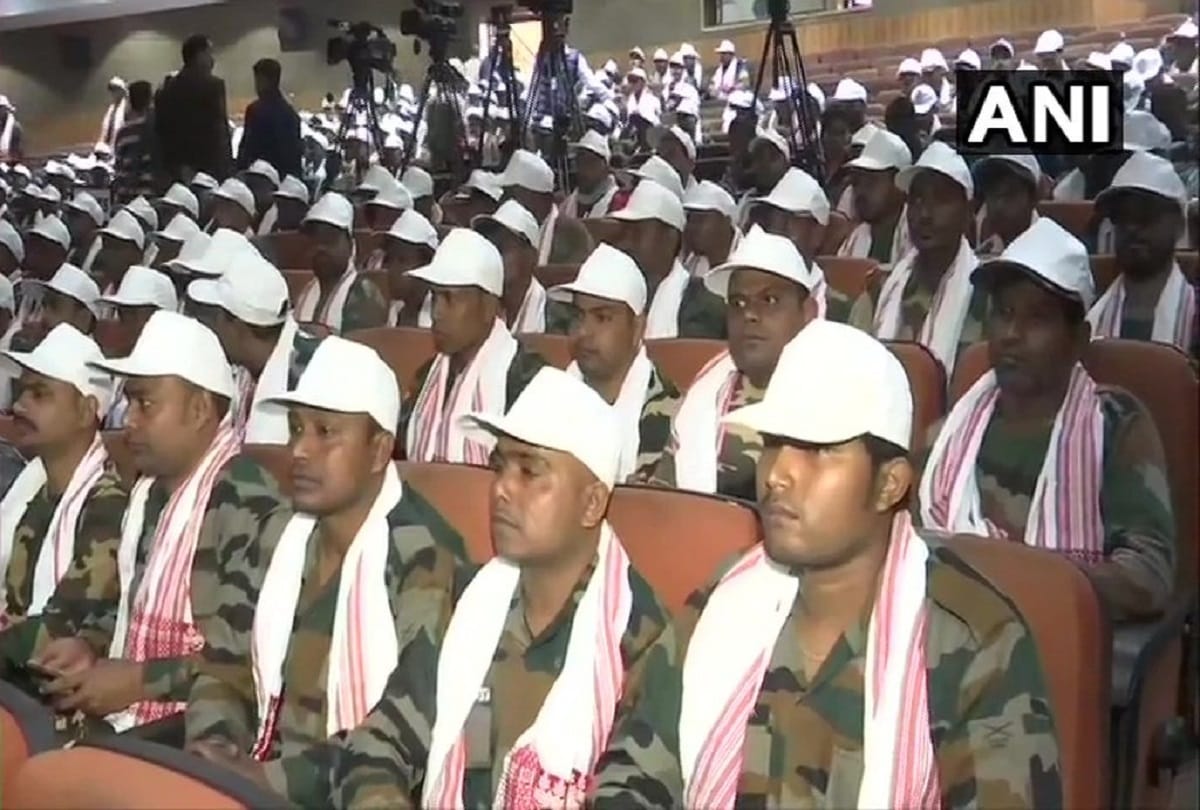 Assam Guwahati 644 militants surrender in presence of CM Sarbananda Sonowal