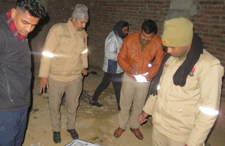 Dead body of unknown person found from shop