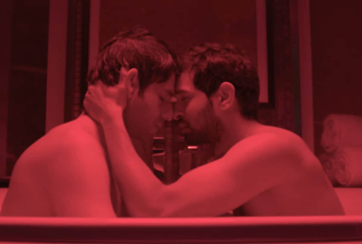 Hottest Kissing Scenes On-screen Actors gay kissing Like ayushmann khurrana