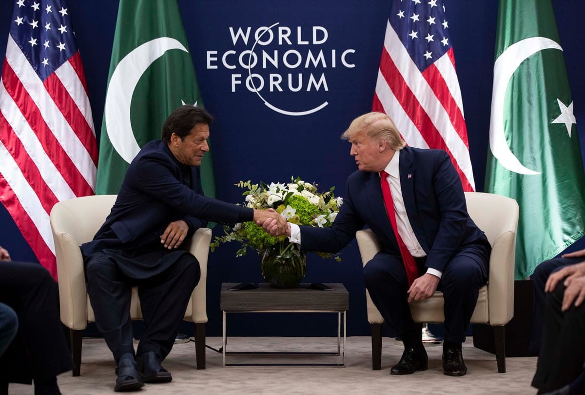 Donald Trump promis Imran Khan, talk to India on Kashmir
