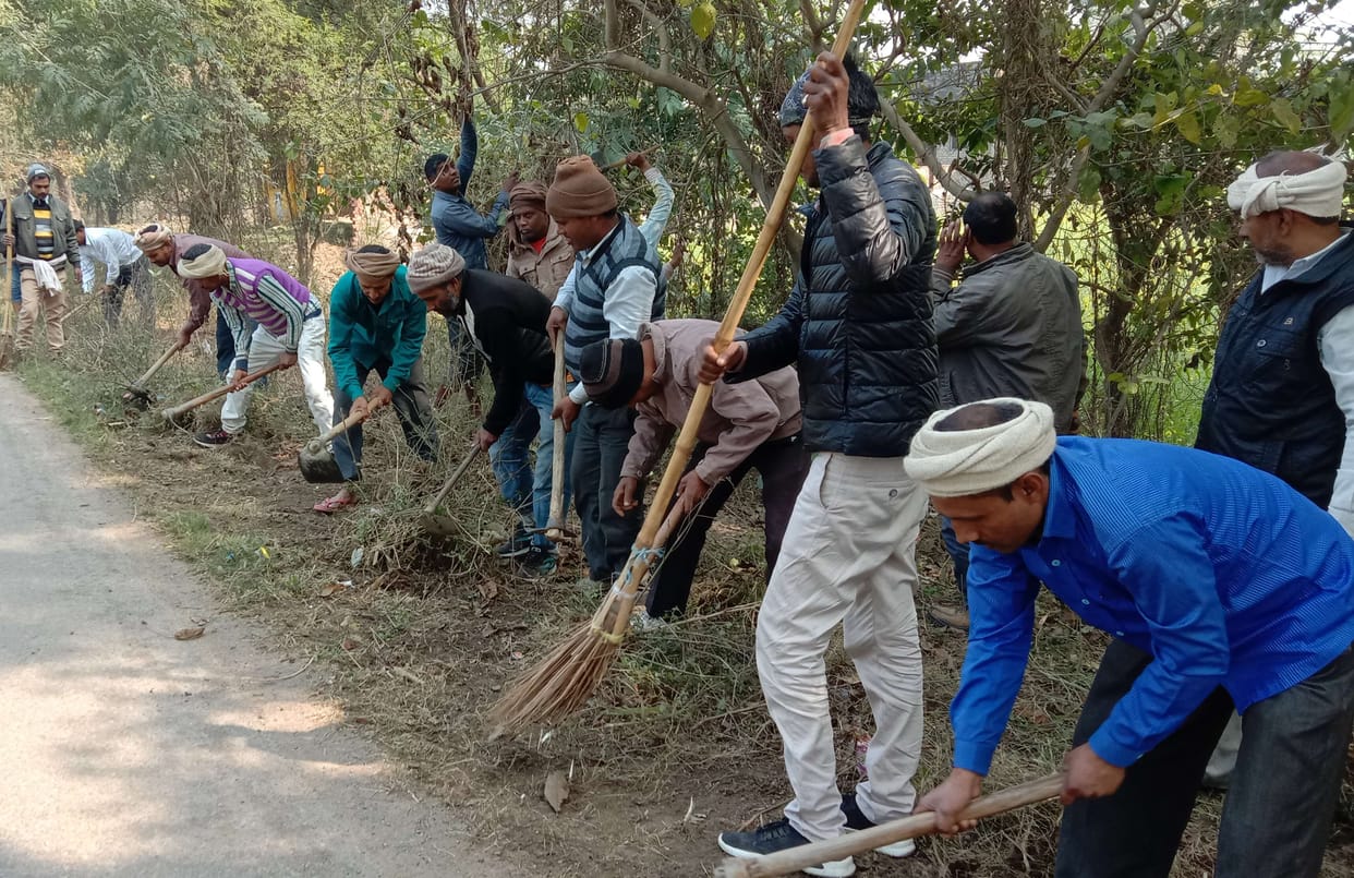 Cleaners employed in highway cleaning, cleanliness affected in villages