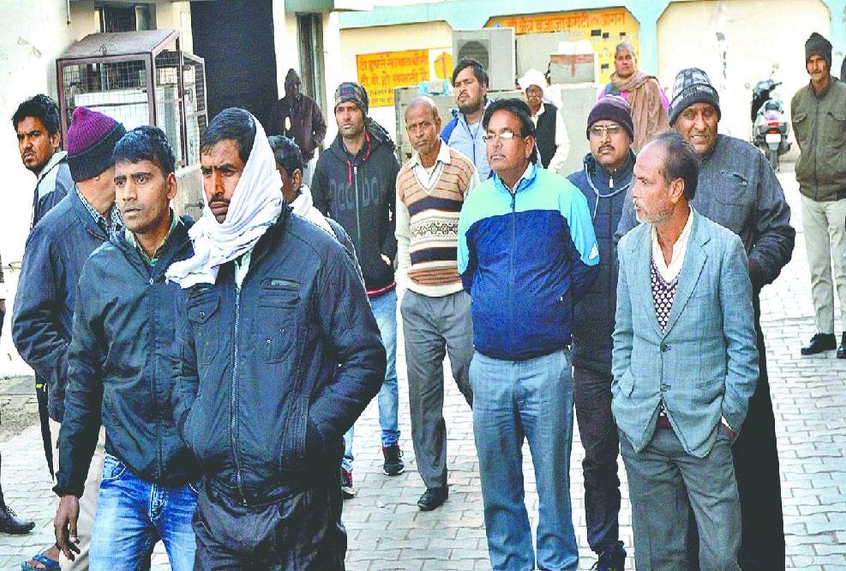 school girl committed suicide in agra