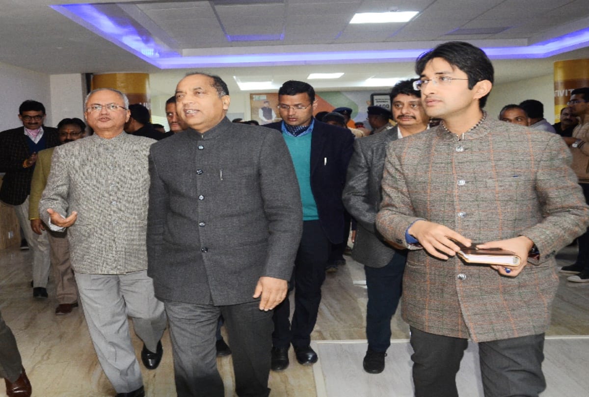Show cause notice to three officers including joint director of urban development department
