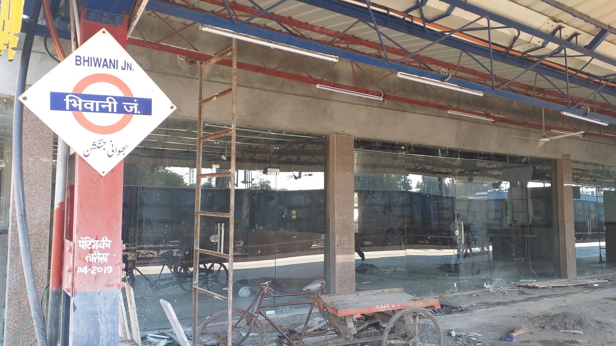 railway station, wating hall, passenger