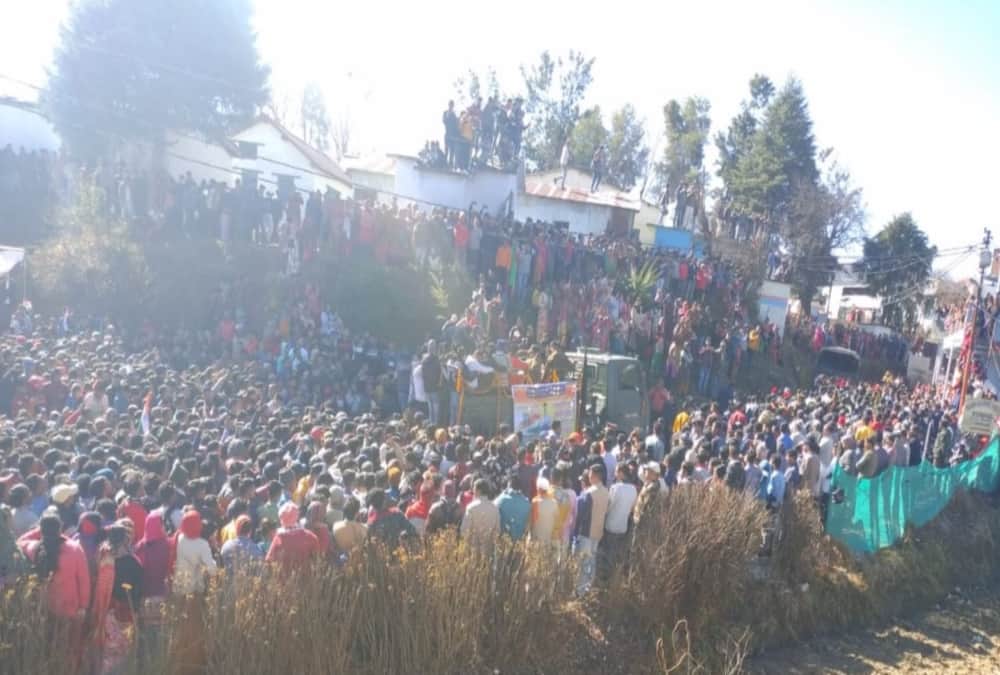 Huge Crowd in Martyred Soldiers Rahul Funeral, public Anger Show against pak in champawat