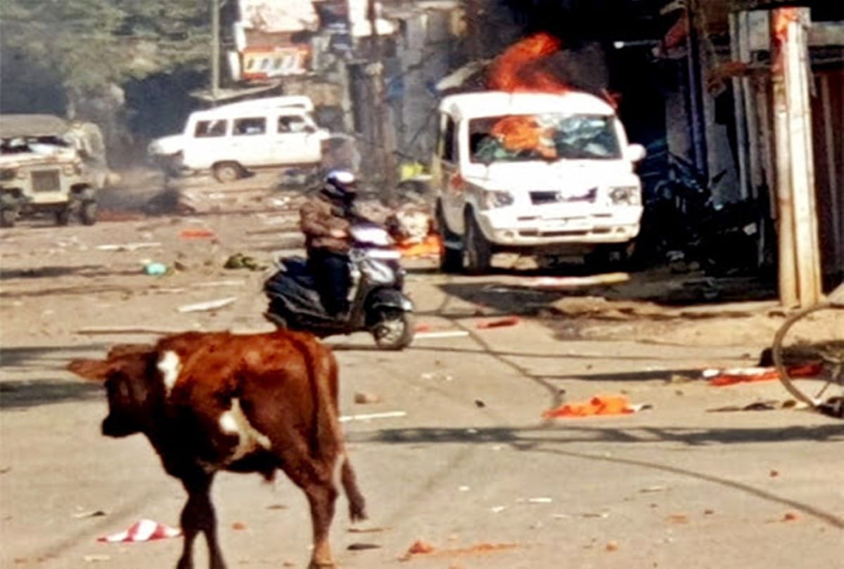 stone pelting on the procession of CAA supporters in Lohardaga, Jharkhand