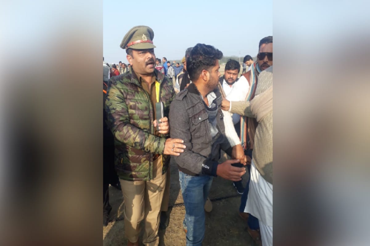 Pickpockets have robbed the purse of many leaders from Rajnath rally in Meerut