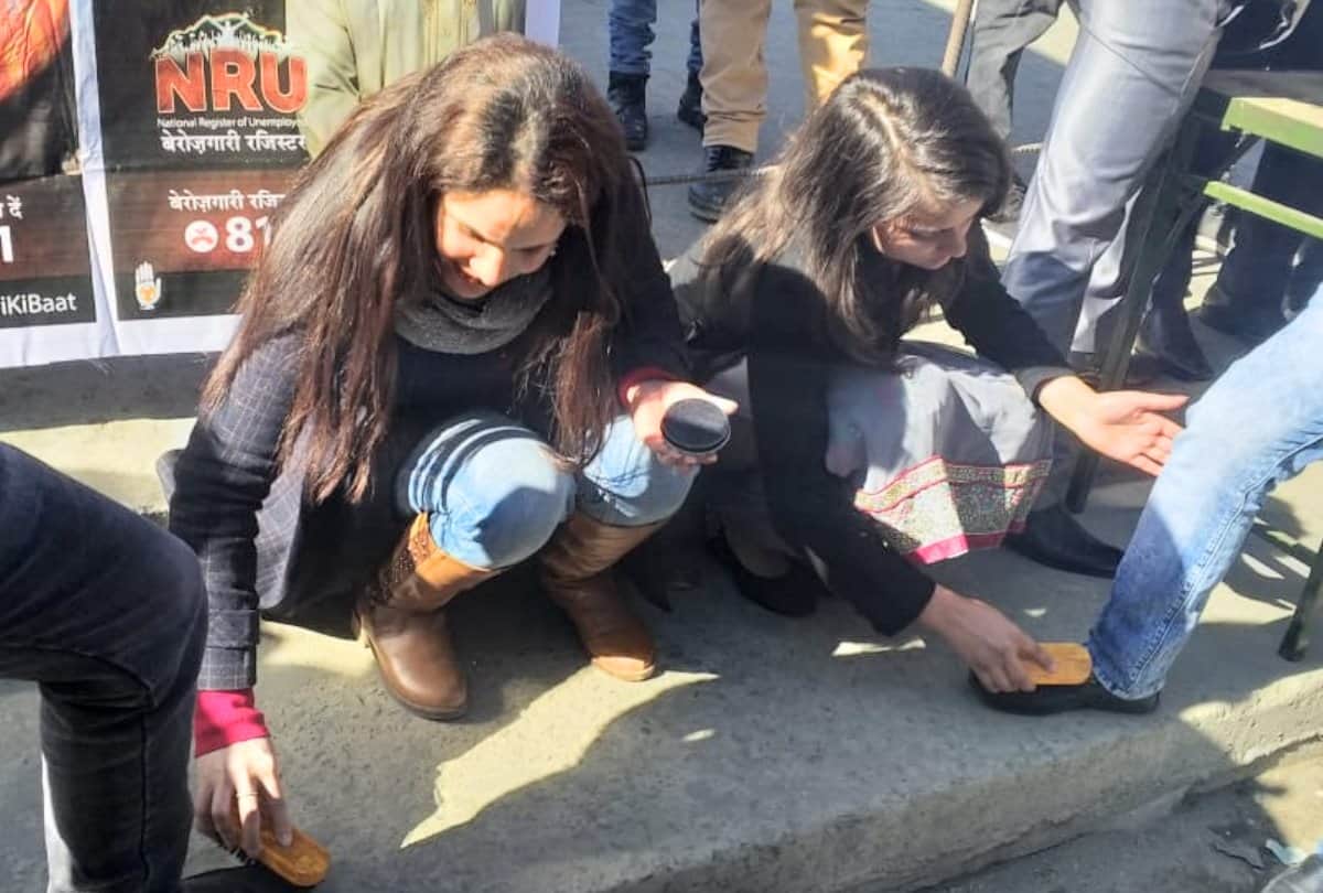 youth congress protest against unemployment and centre govt policies