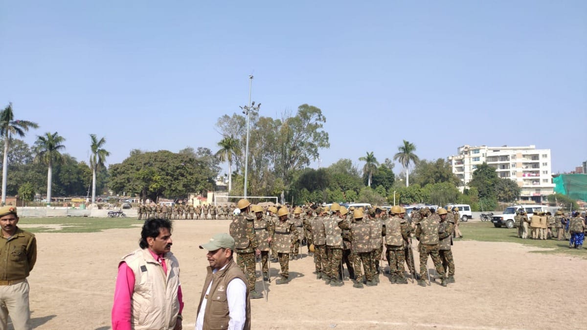 Non-bailable warrant issued against 12 out of 19 protestors of Beniabagh varanasi