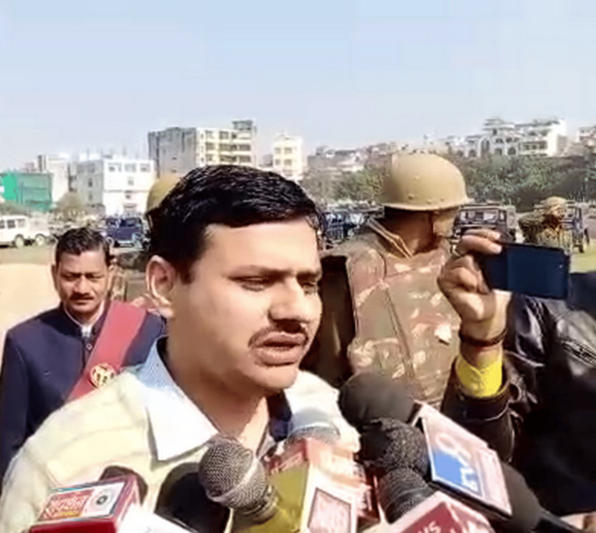 Women protest against caa nrc in beniya bagh varanasi