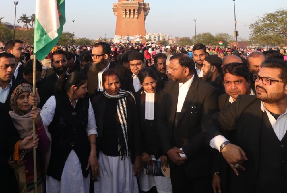 women perform prayer against CAA in Lucknow.