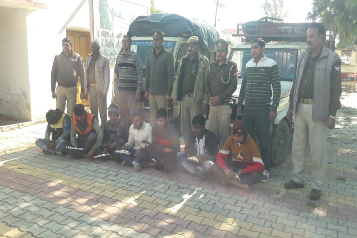 Police has arrested seven crooks after busted a gang at Saharanpur city