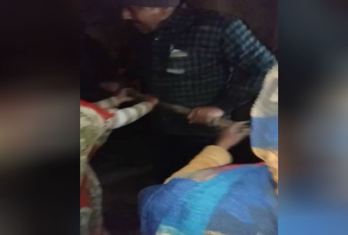 Up Police Constable Indecency With Woman in House Investigation To CO   Tundla