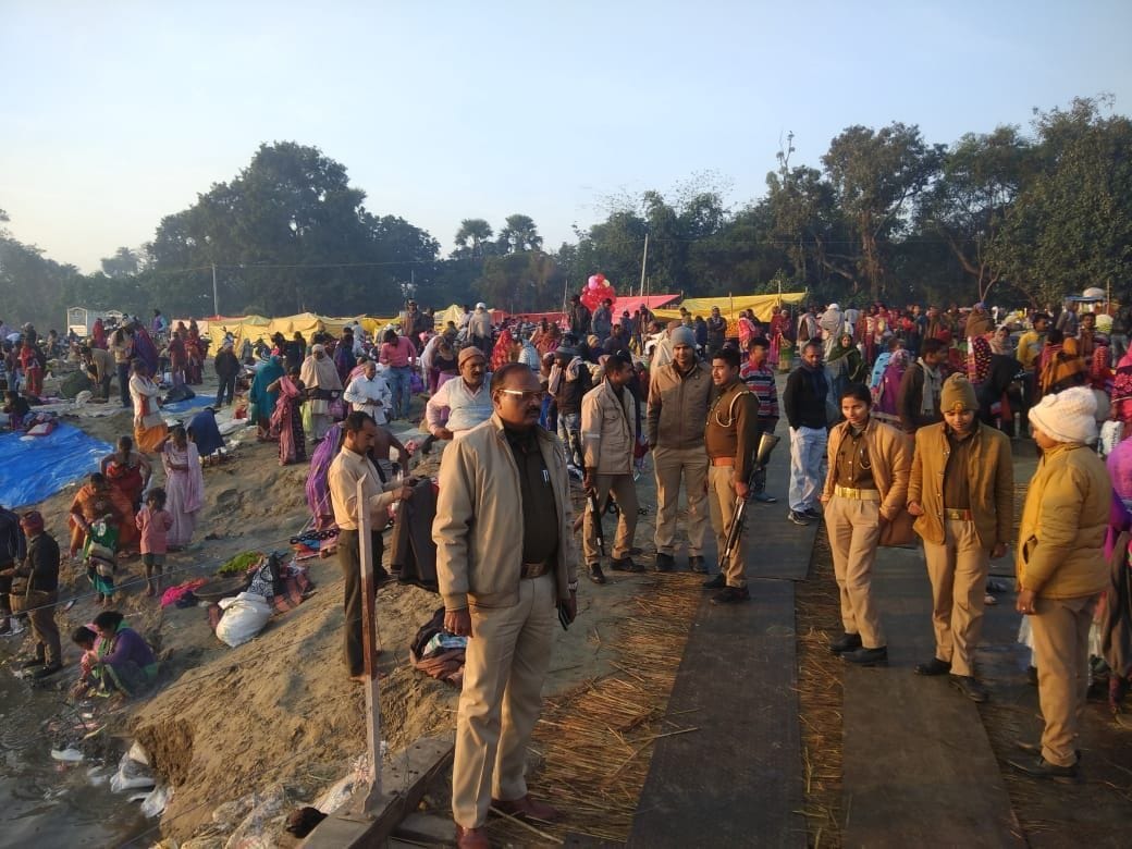 Dipping in Saryu on Mauni Amavasya