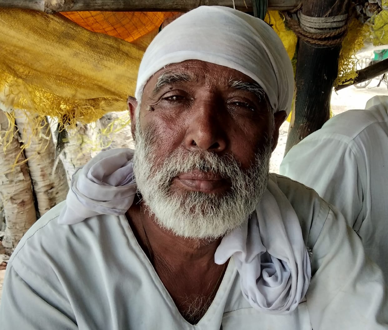 No manure in committees, farmers wandering