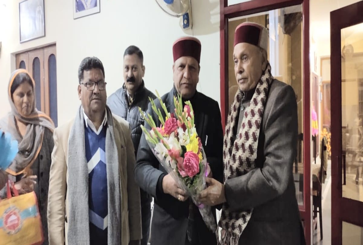 Dr. Bindal met Dhumal in Sameerpur, consulted on many issues