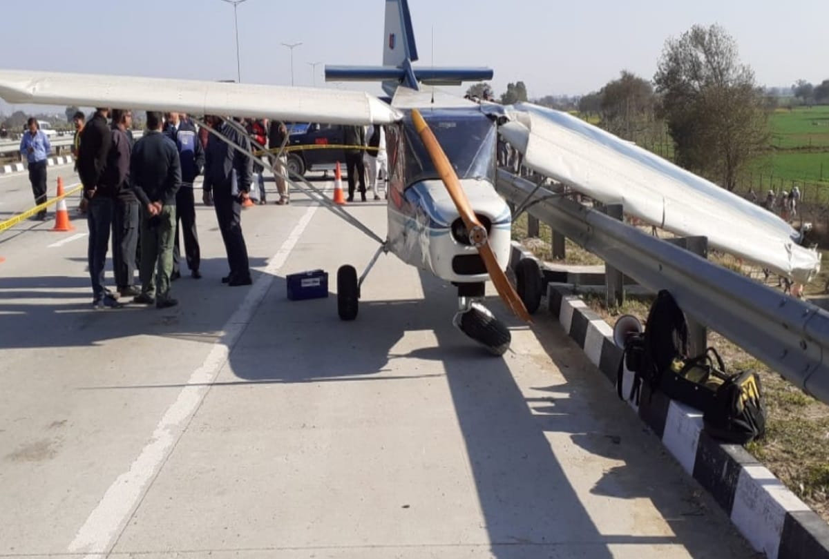 NCC aircraft emergency landing on eastern peripheral expressway ghaziabad tik tok stars queued up