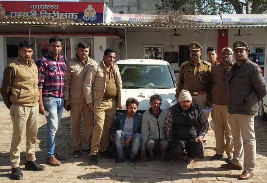 three thief arrest with theft cellphone, car also seized