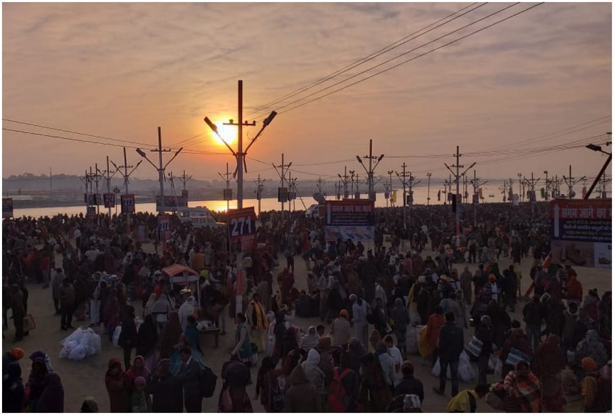 Mauni Amavasya 2020: People pray of God in Prayagraj