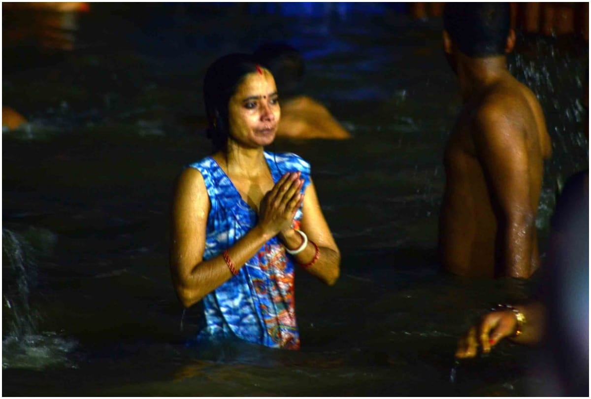 Mauni Amavasya 2020: People pray of God in Prayagraj