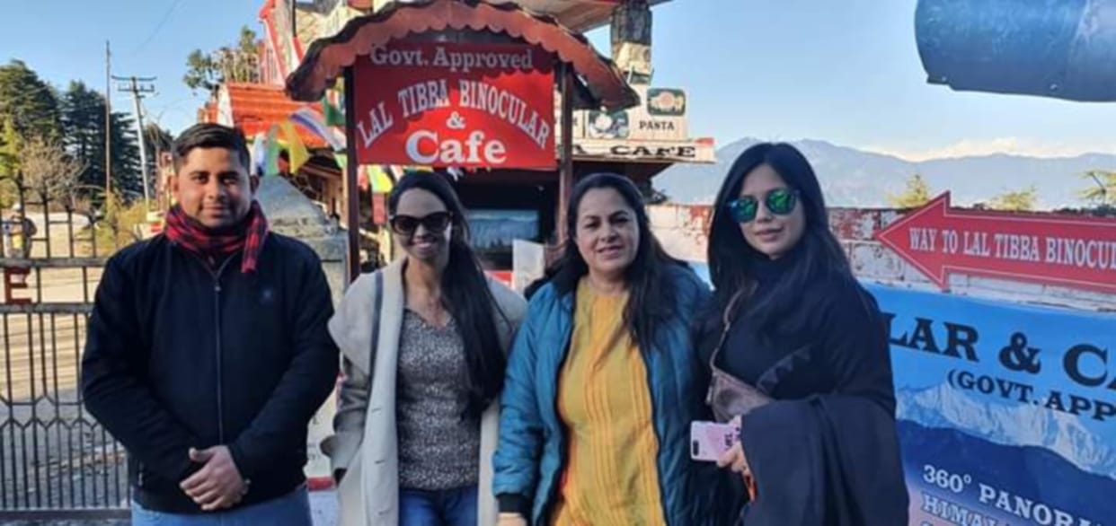 acid attack survivor Laxmi Aggarwal reached Mussoorie with friends
