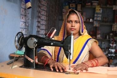 berojagaar mahilaon ko deepika ne dikhaee samrddhi kee raah