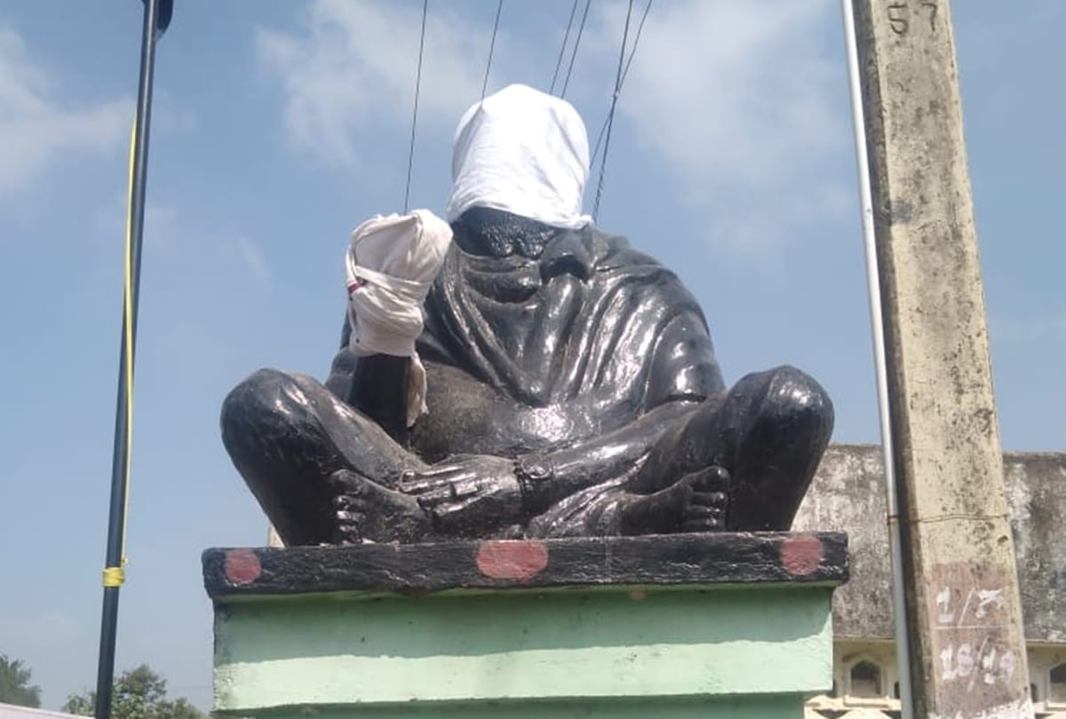 statue of Periyar was found vandalised in Chengalpattu Tamil Nadu
