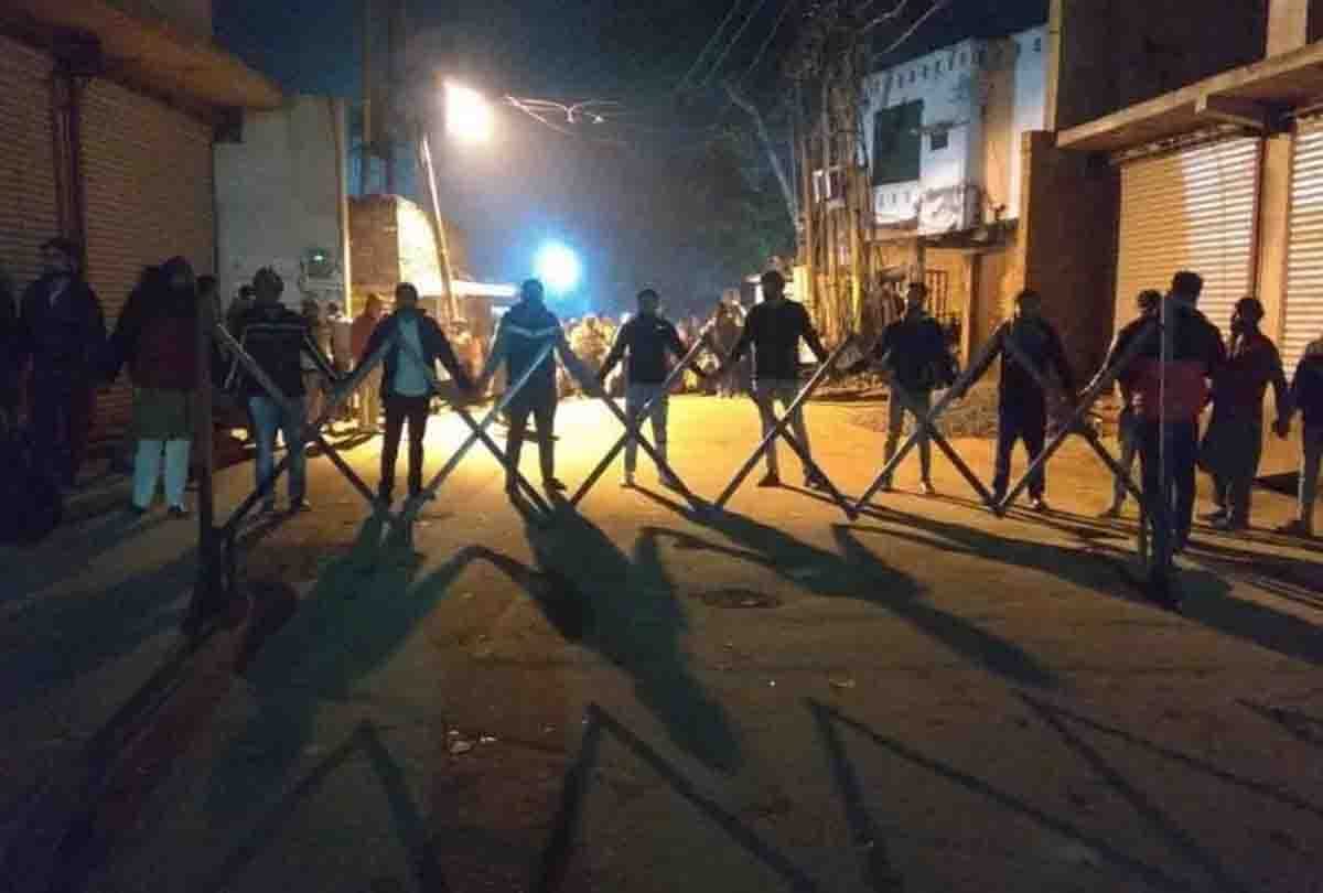 Thousands of people suddenly gathered against the CAA and NRC in Etawah