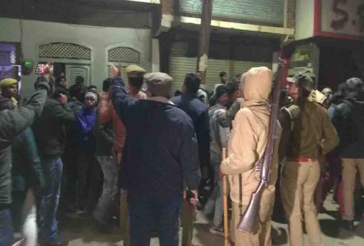 Thousands of people suddenly gathered against the CAA and NRC in Etawah