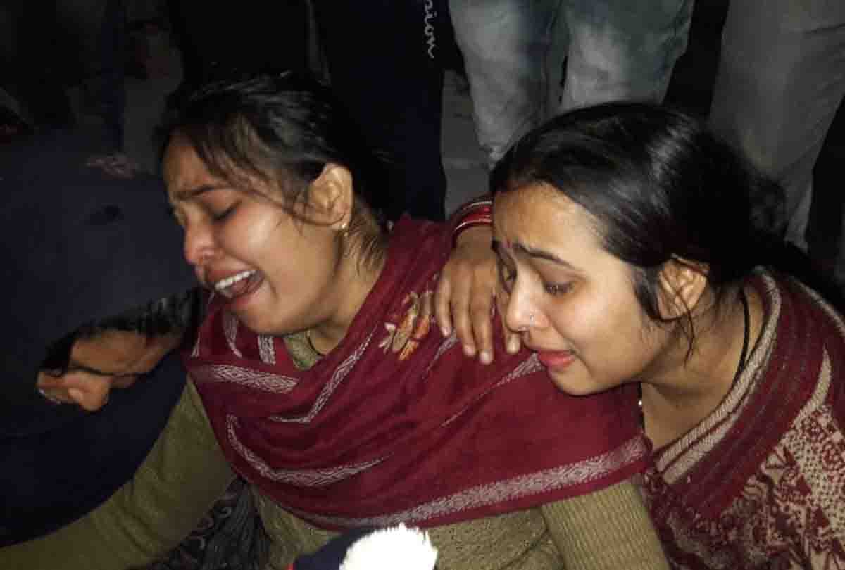 Wife was killed during delivery, then husband committed suicide