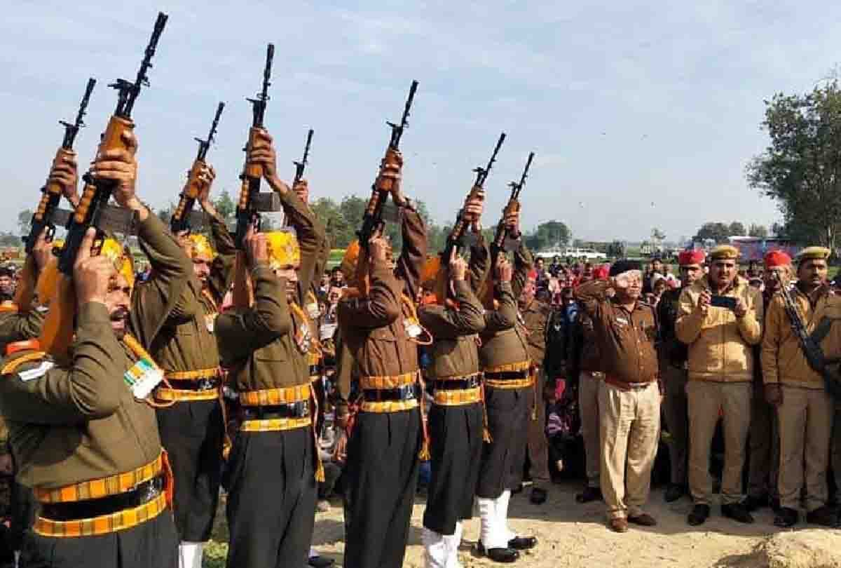 Last farewell to 19-year-old martyr Hariom with moist eyes
