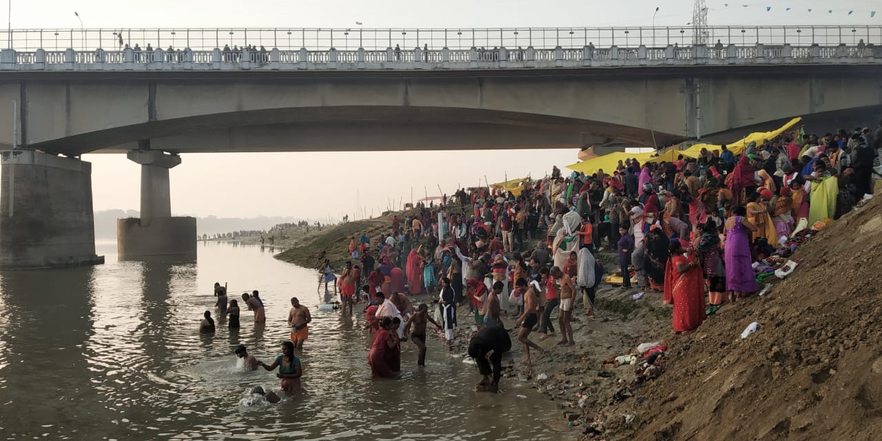 Devotees observe fast on Kartik Purnima and worship