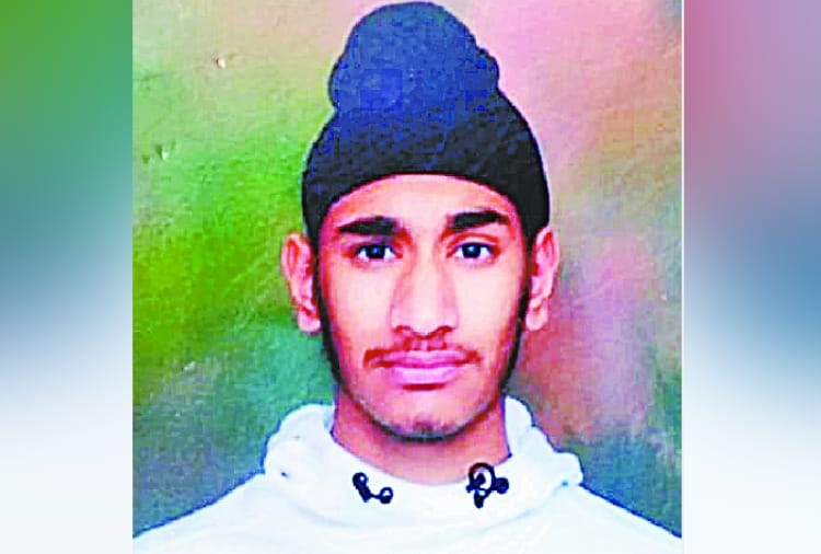 17 years old a youth shot himself at Mohali of Punjab