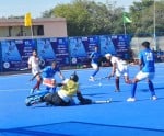 झांसी के ध्यानचंद स्टेडियम में शुरु हुई दसवीं सीनियर नेशनल पुरुष डिवीजन हॉकी चैंपियनशिप में भिड