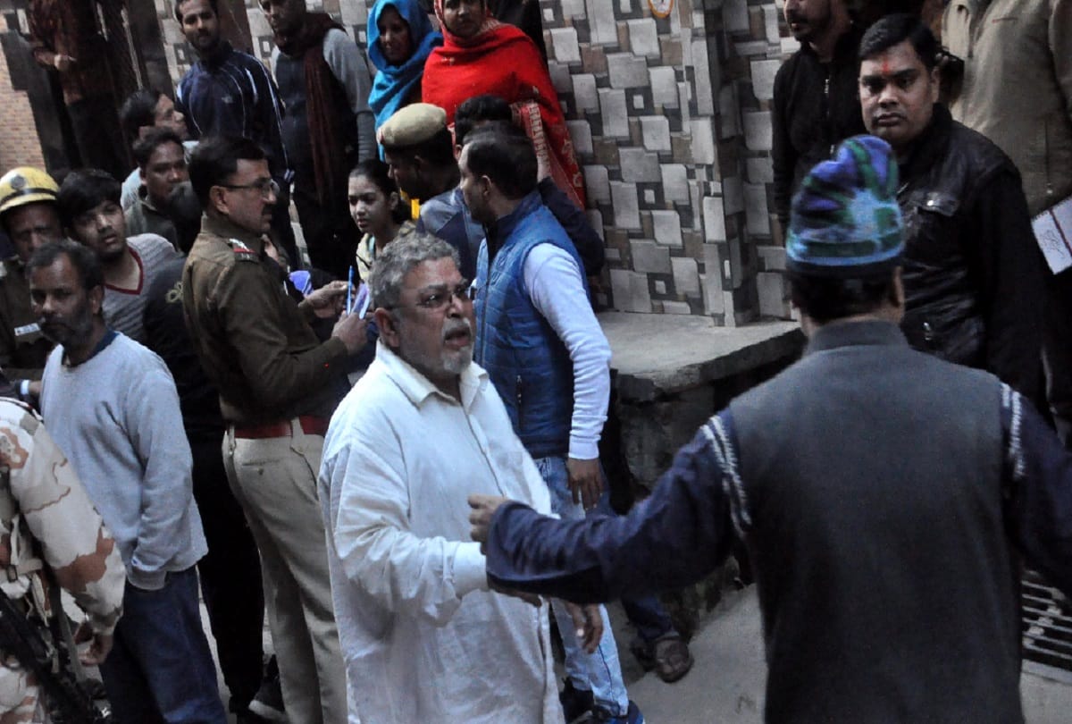 Delay in rescue work due to the arrival of vip people in bhajanpura