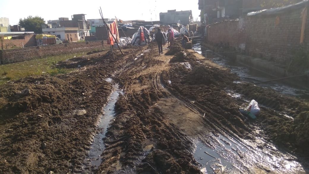 city sardhana full of filth