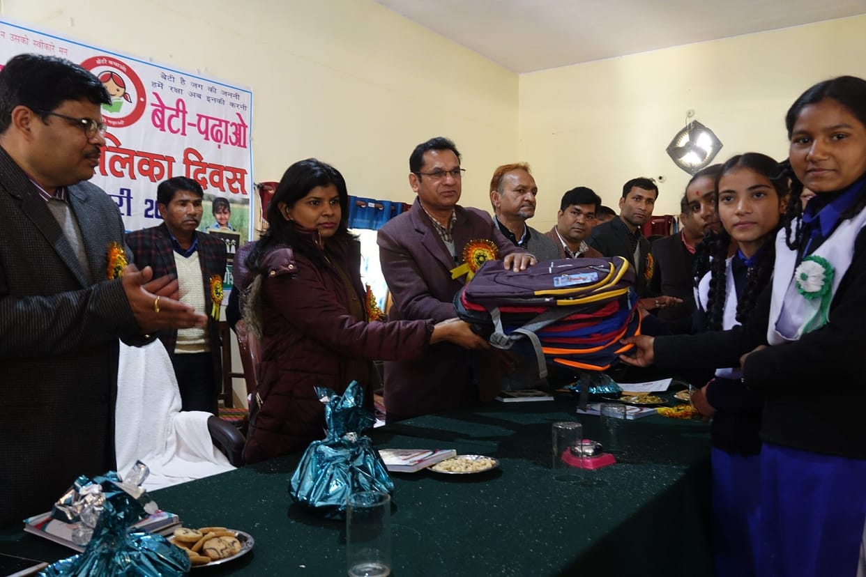 DM honored the girl students