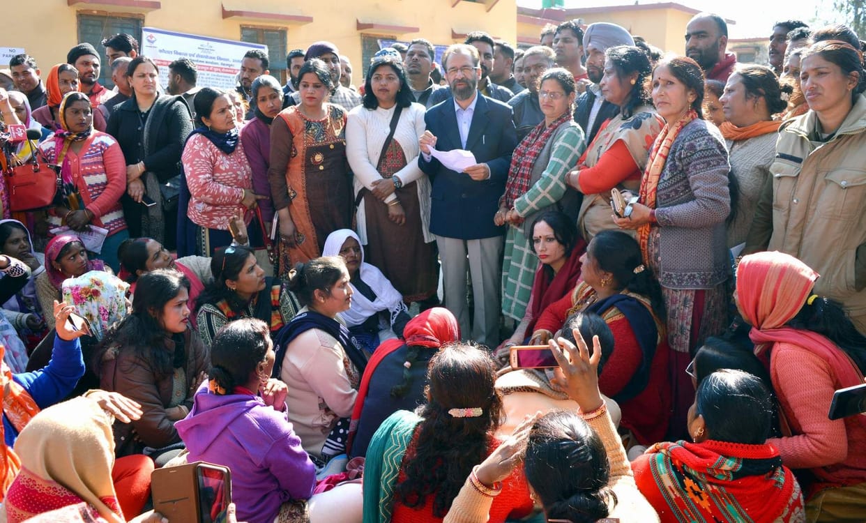 Anganwadi workers stopped MLA's way