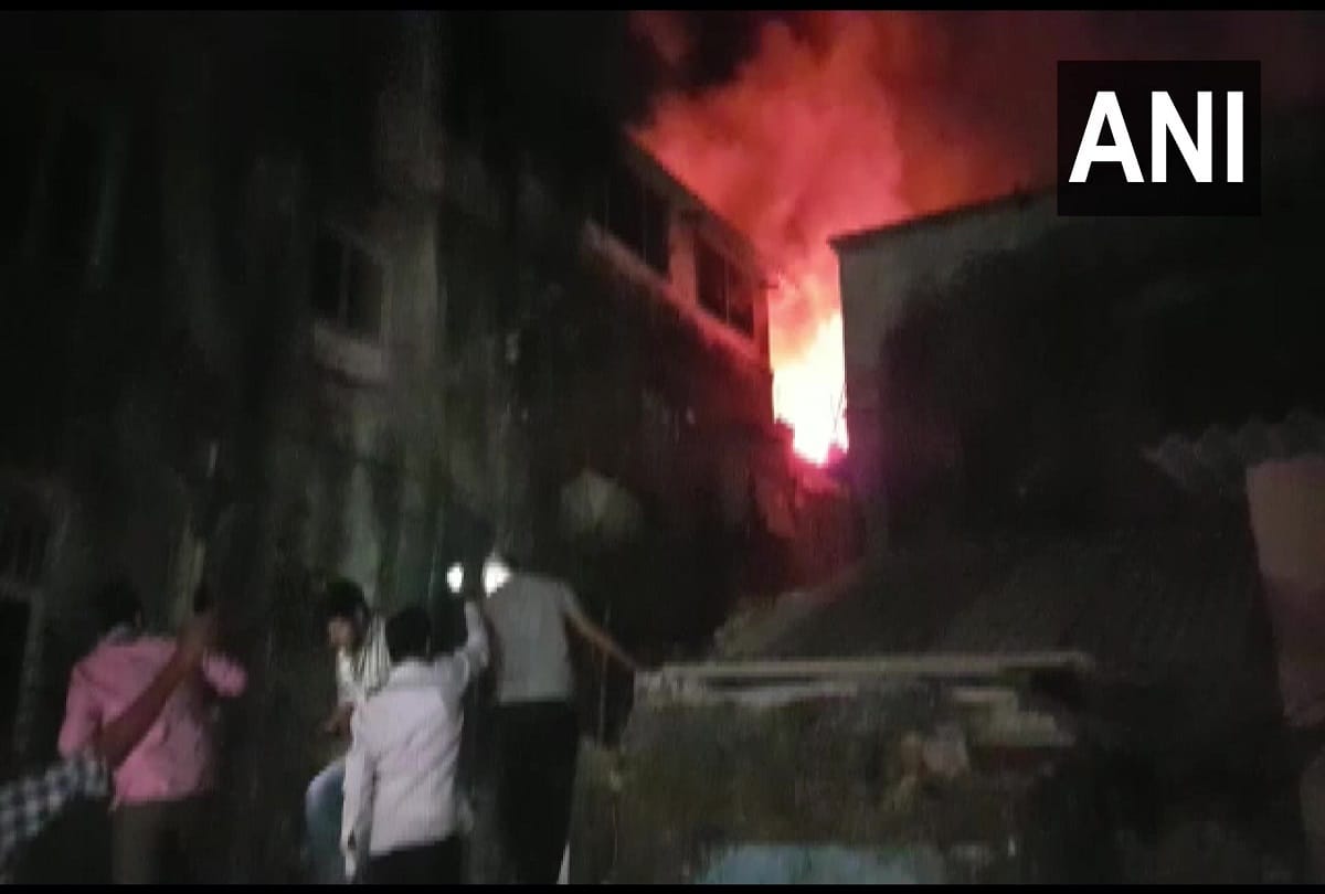 Fire breaks out due to a cylinder blast in Mehtab CHS building in Kurla West, Mumbai