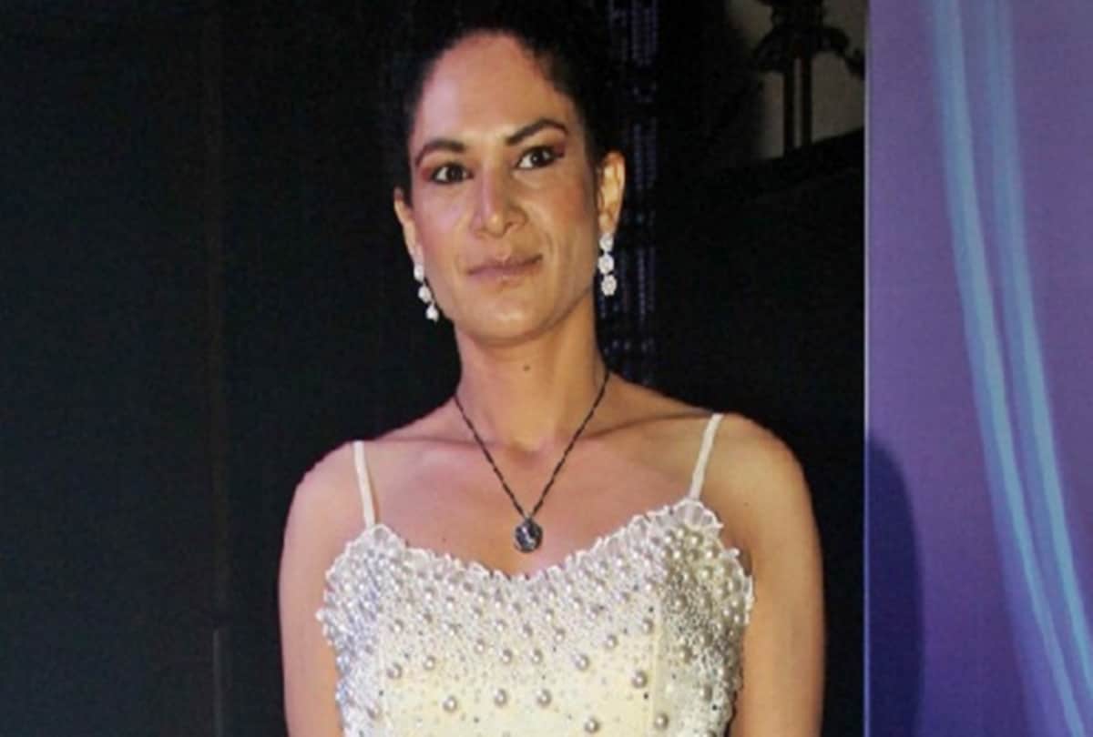 Mumbai police have registered a non cognizable offence Naseeruddin Shah daughter actress Heeba Shah