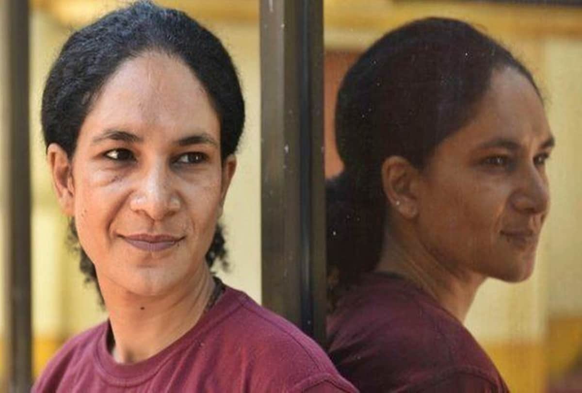 Mumbai police have registered a non cognizable offence Naseeruddin Shah daughter actress Heeba Shah