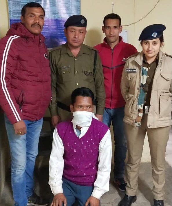 Caught villager of Ranthi with 6 kg 33 grams charas
